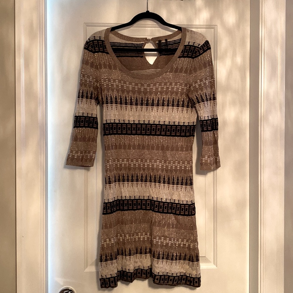 Gorgeous GUESS Gold & Black Cocktail sweater dress